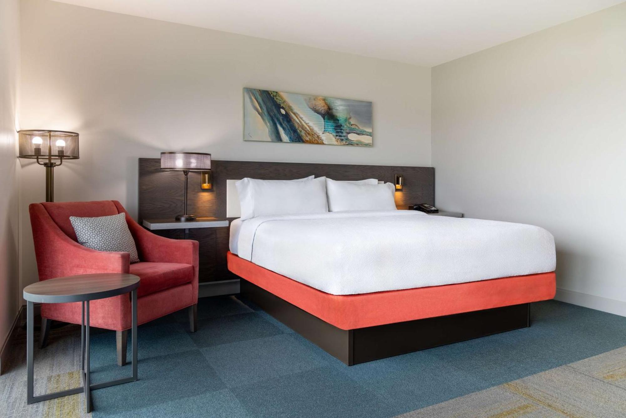Hilton Garden Hotel 3*